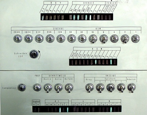 Ausschnitt des Programmierer-Steuerpults